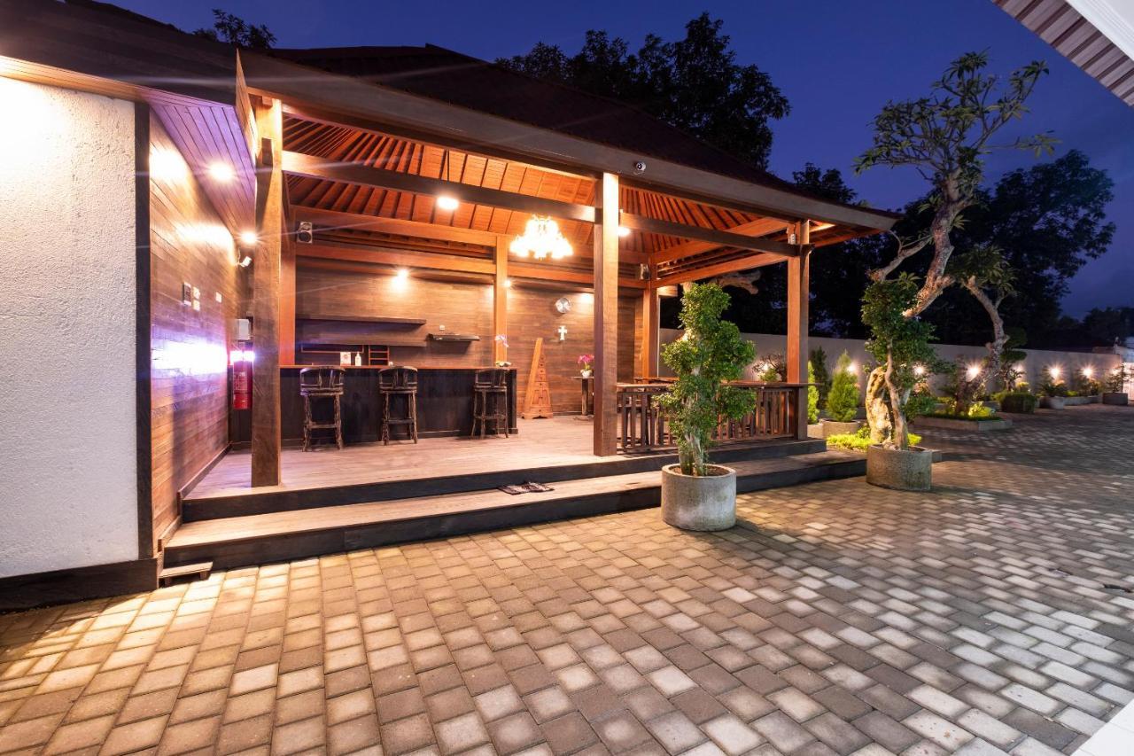 Oyo 3716 Dijobi Hotel Sempidi Exterior foto